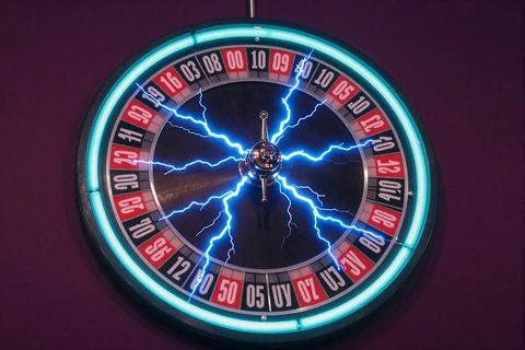 Lightning Roulette Rad mit blauen Blitz-Multiplikatoren im Live Casino Deutschland von GambleZen